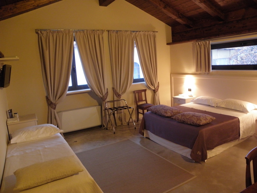 Superior Triple Room - Photo 1