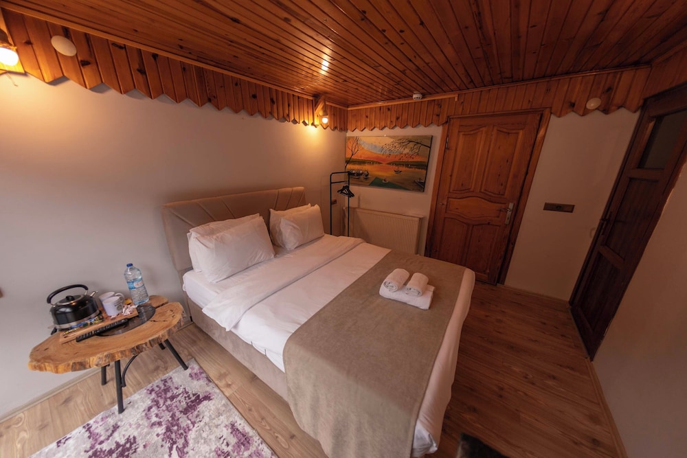 Classic Room, 1 Double Bed, Fireplace photo 3