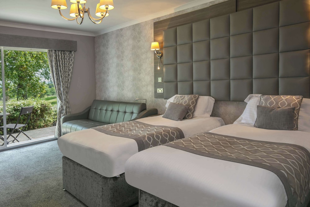 Superior Single Room, 2 Twin Beds, Non Smoking photo 3