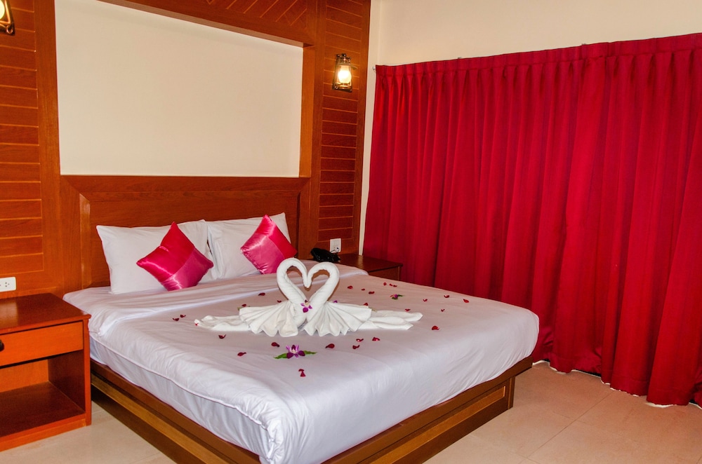 Deluxe Quadruple Room - Photo 12