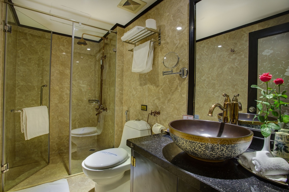 Family Triple Room, City View photo 3