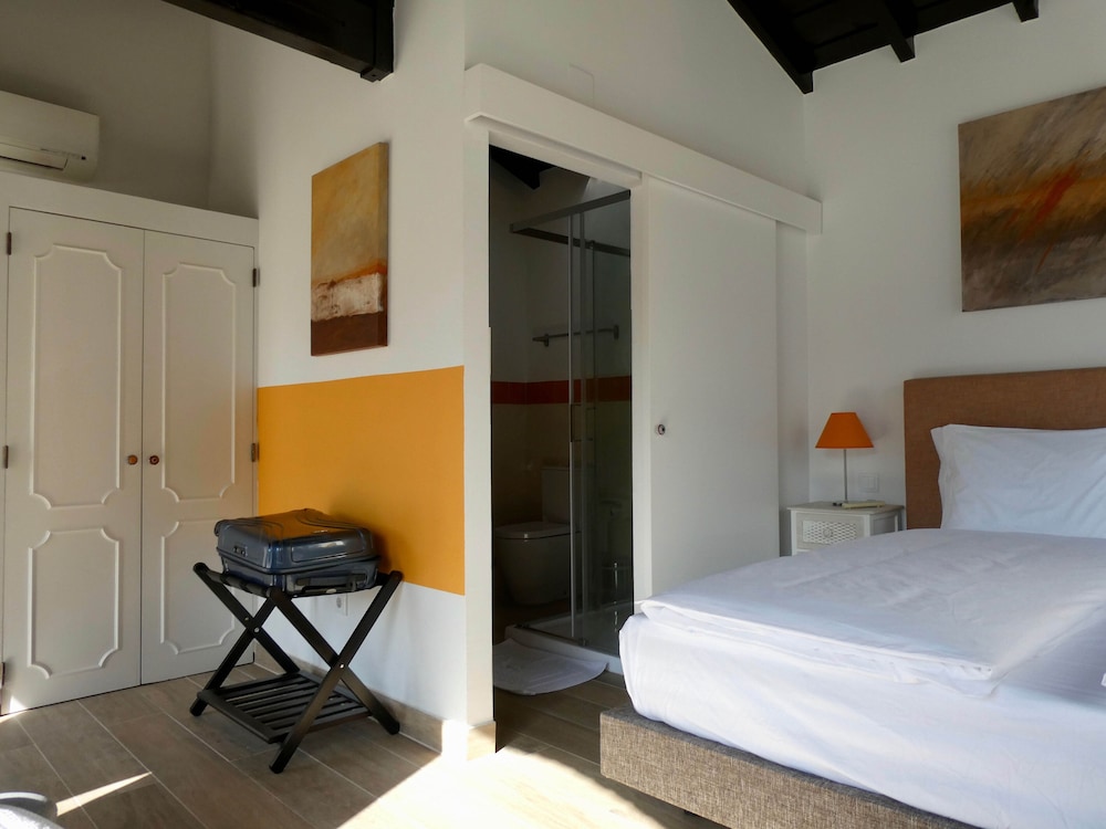 Design Double or Twin Room photo 3