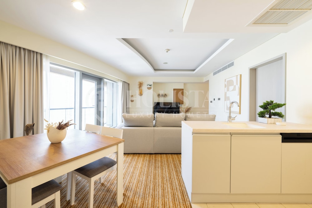 superior 1 bd @downtown , direct access to dubai mall photo 3