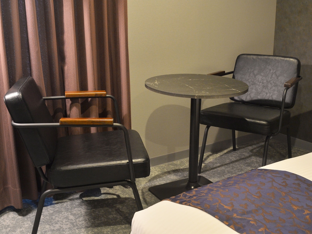 Superior Twin Room, Non Smoking, Main Building - Photo 16