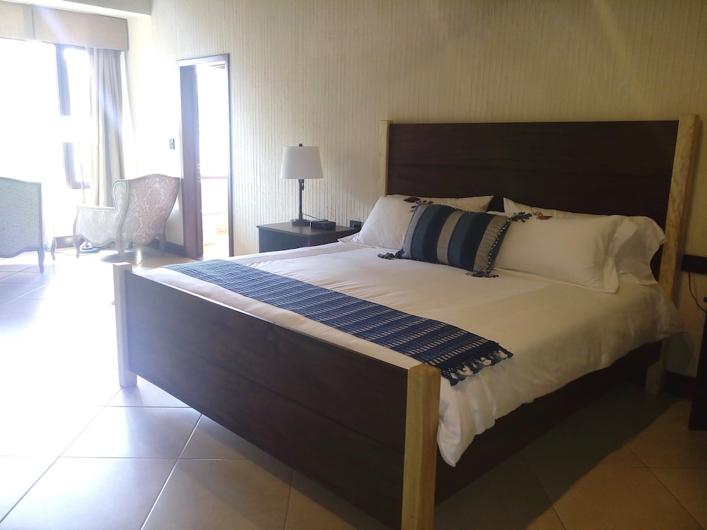 Royal Suite, 1 Bedroom, Mountain View