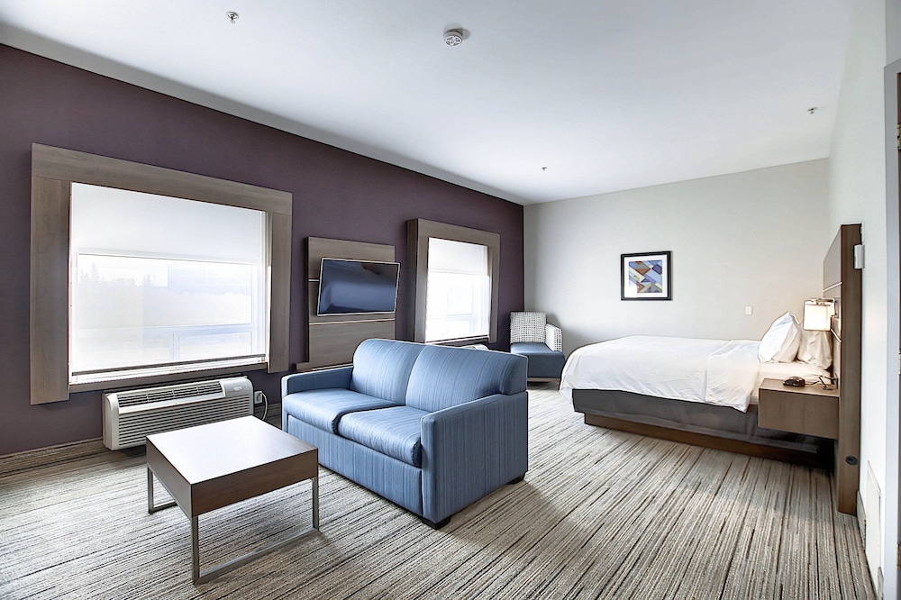 Suite, 1 King Bed, Jetted Tub - Photo 6