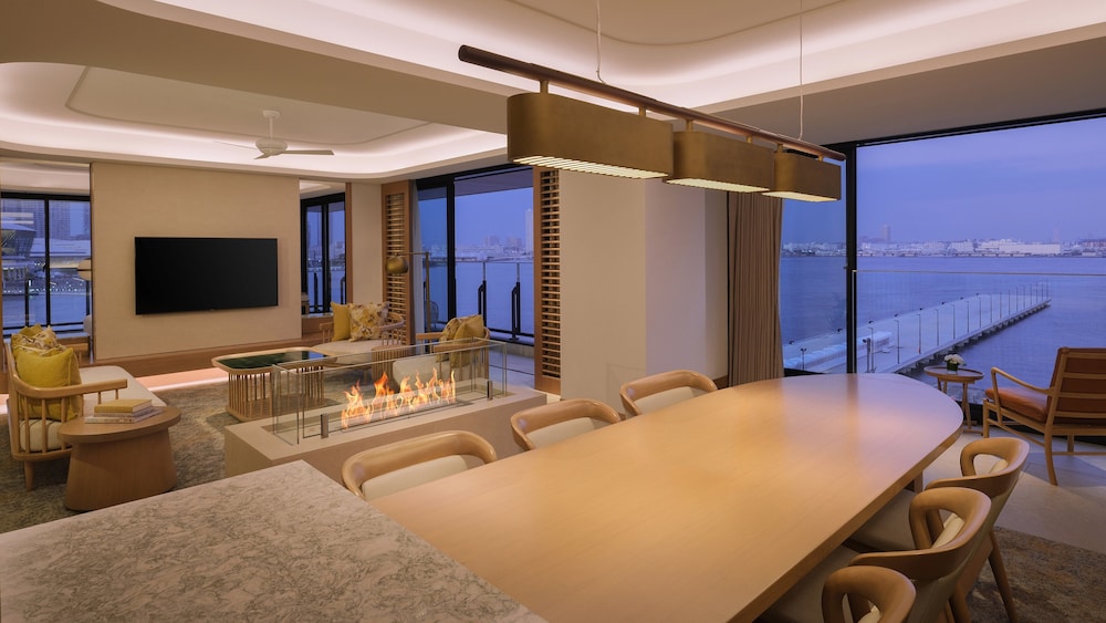Signature Suite