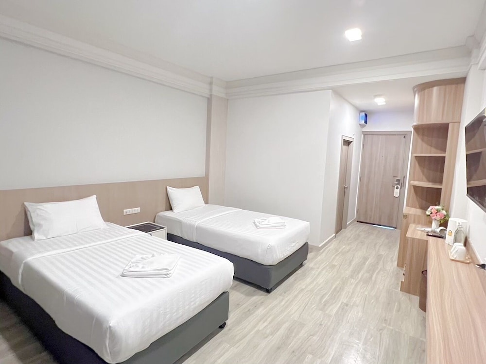 Deluxe Twin Room photo 2