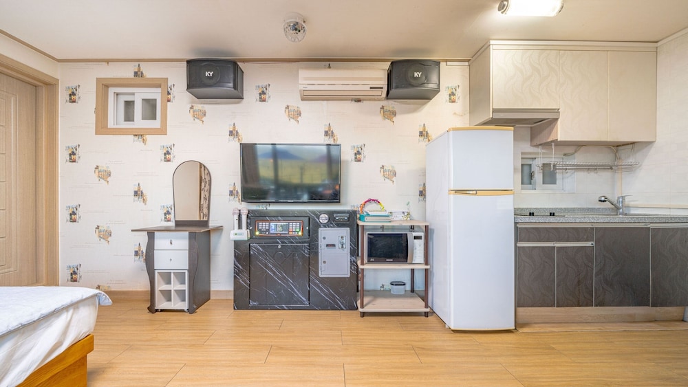 Basic Room, 1 Bedroom (Piccaso) - Photo 4