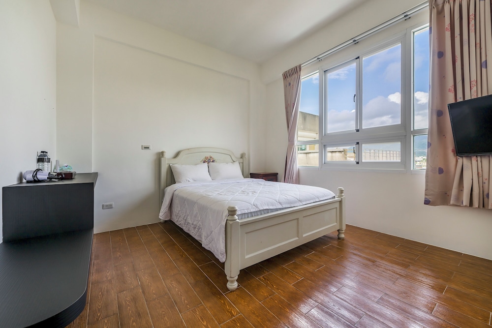 All Rooms - Photo 11