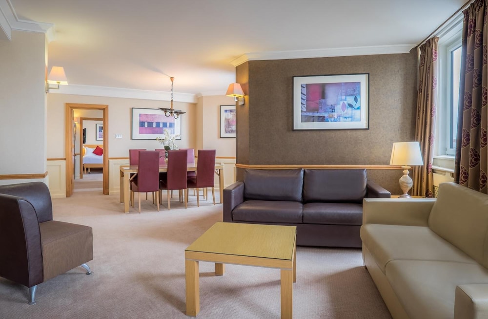 Suite - Photo 5