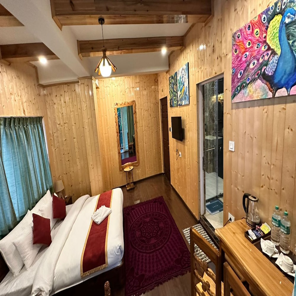 Deluxe room with mountain view - Photo 10