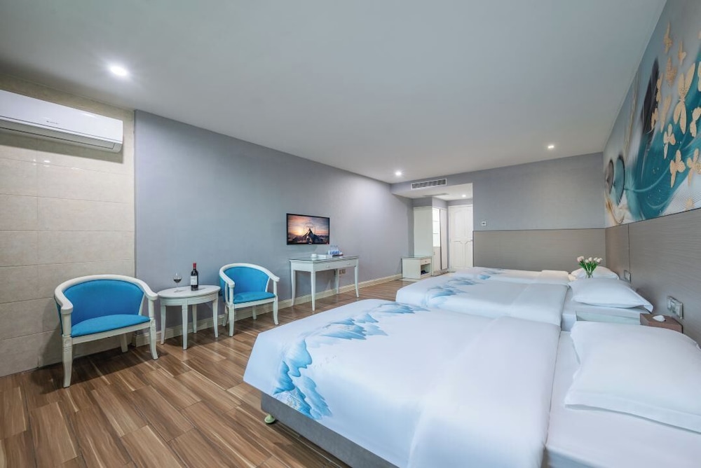 Comfort Triple Room, City View photo 3