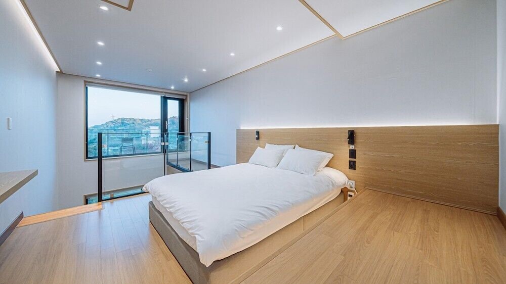 Room (102) photo 3
