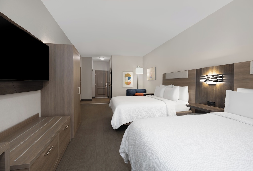 Room, 2 Queen Beds, Refrigerator & Microwave