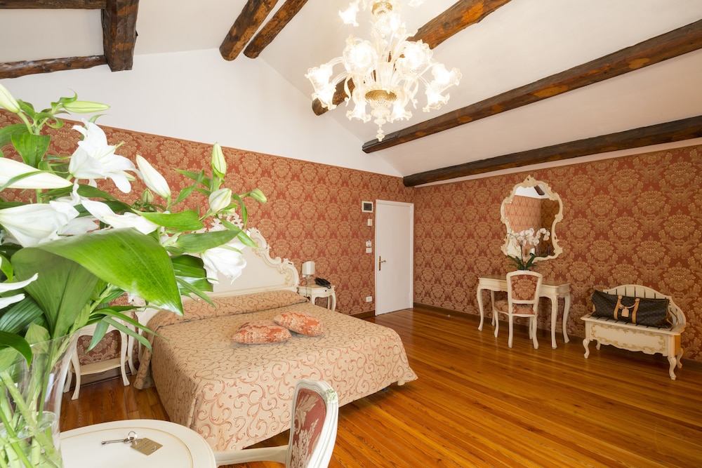 Junior Suite, Terrace, City View (Attic) photo 2