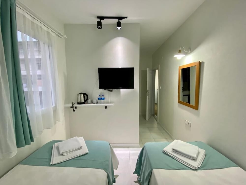 Basic Twin Room photo 1