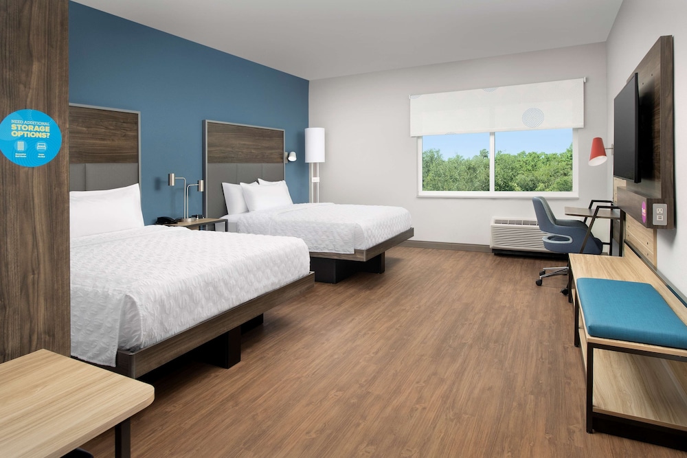 Standard Room, 2 Queen Beds, Accessible, Bathtub