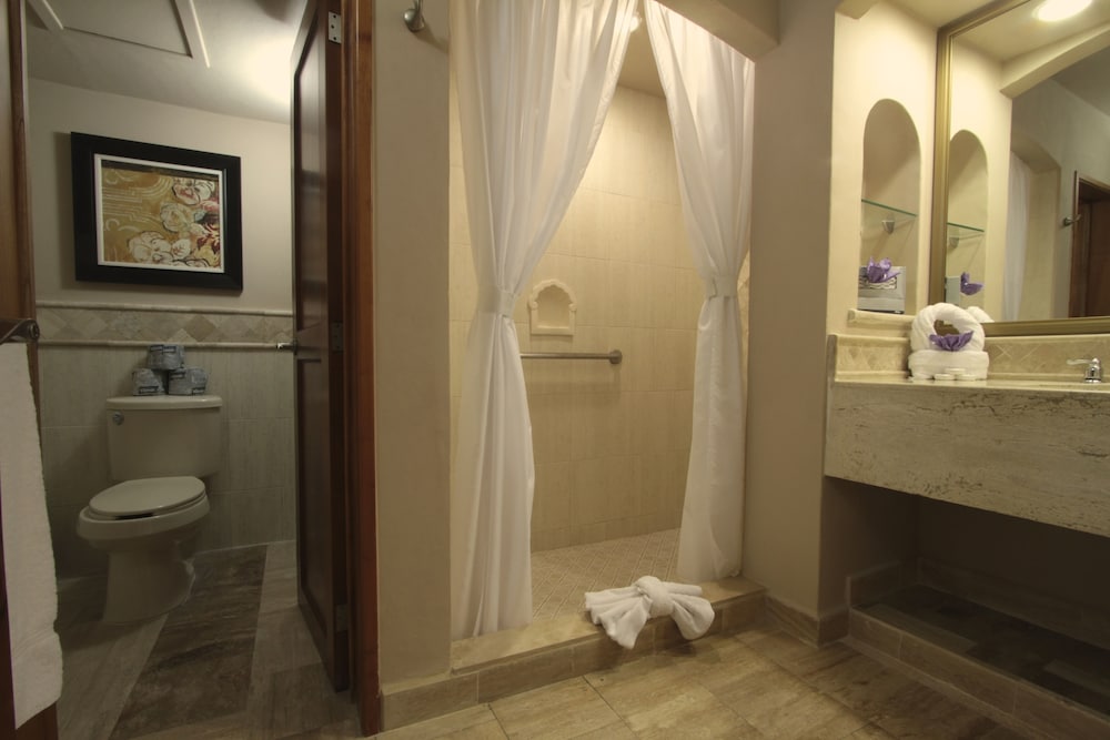 Suite, 1 Bedroom - Photo 5