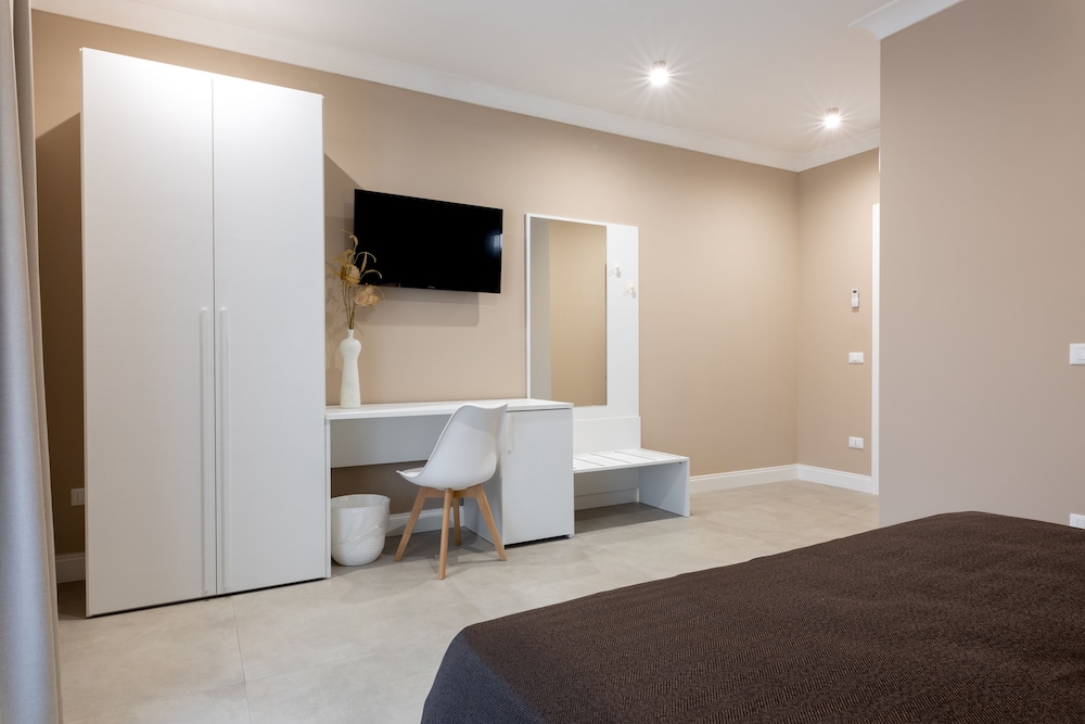 Deluxe Double Room, 1 Bedroom, Ensuite, Garden View photo 3