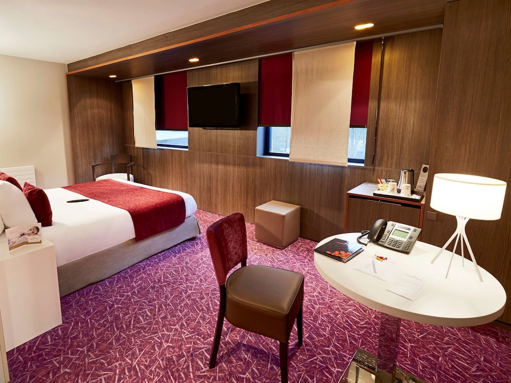 Superior Room, 1 Queen Bed, Accessible - Photo 1