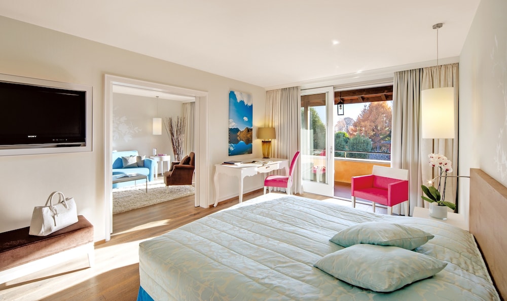 Luxury Suite (South )