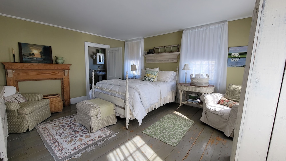 The Asahel Holton Room photo 1