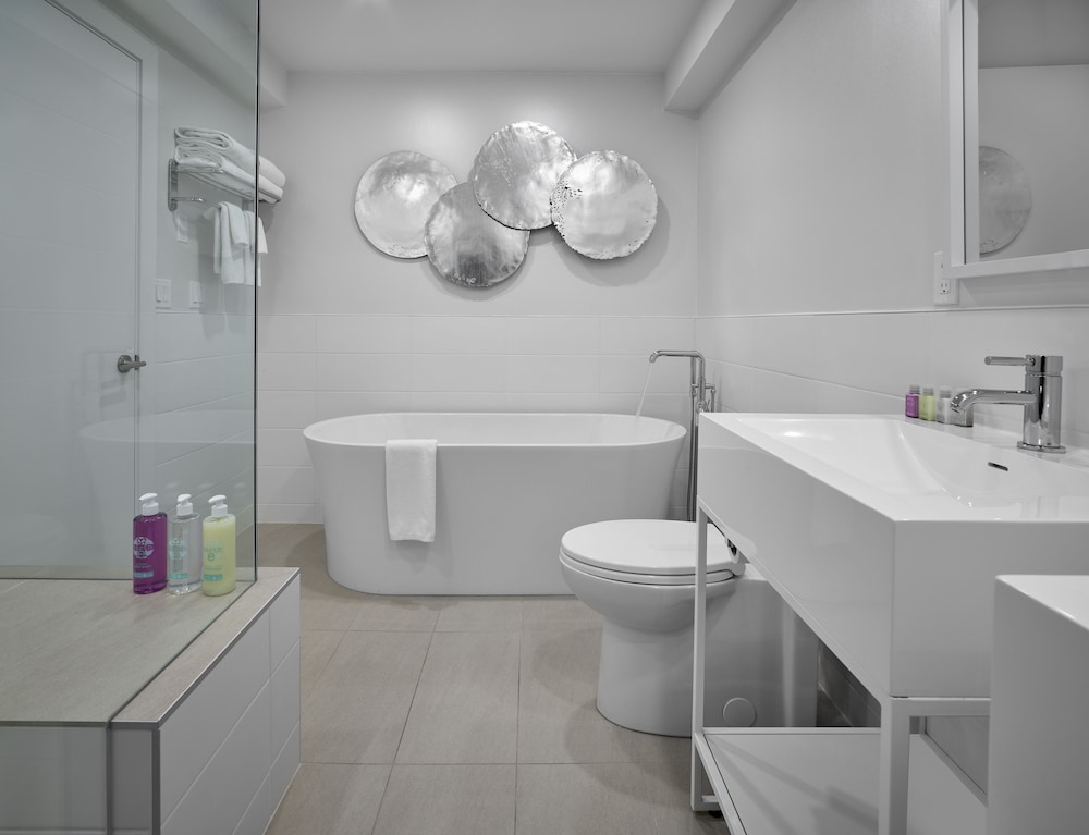 Suite, 1 Bedroom, Fireplace (Coast Premium K Suite w/ Soaker Tub) photo 2
