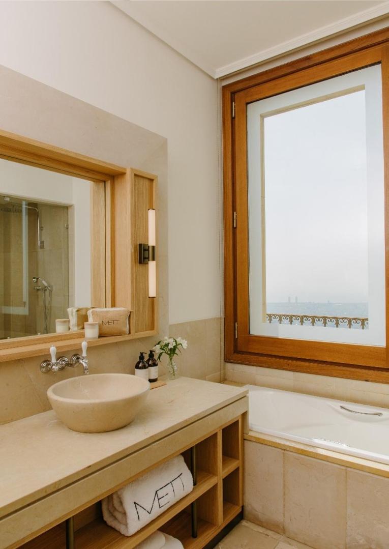 Double or Twin Room with Terrace photo 2