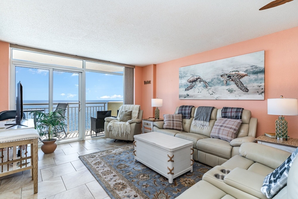 Condo, 3 Bedrooms