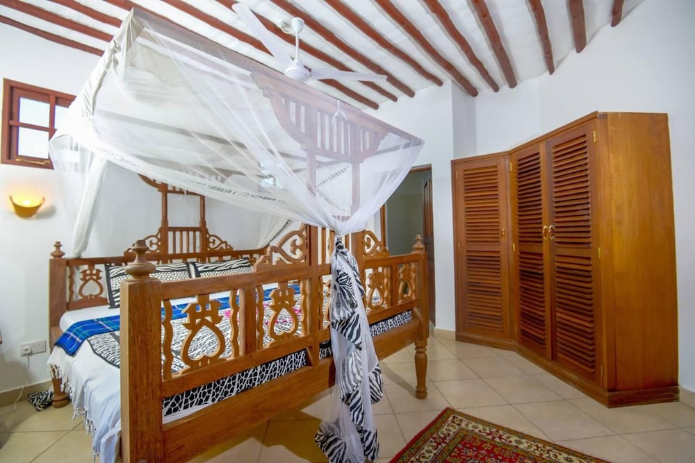 Villa photo 2