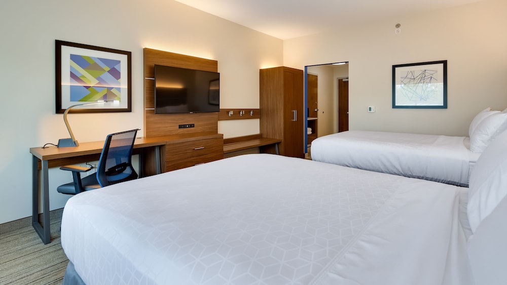 Standard Room, 2 Queen Beds, Accessible (Comm, Mobility, Access Tub) - Photo 5