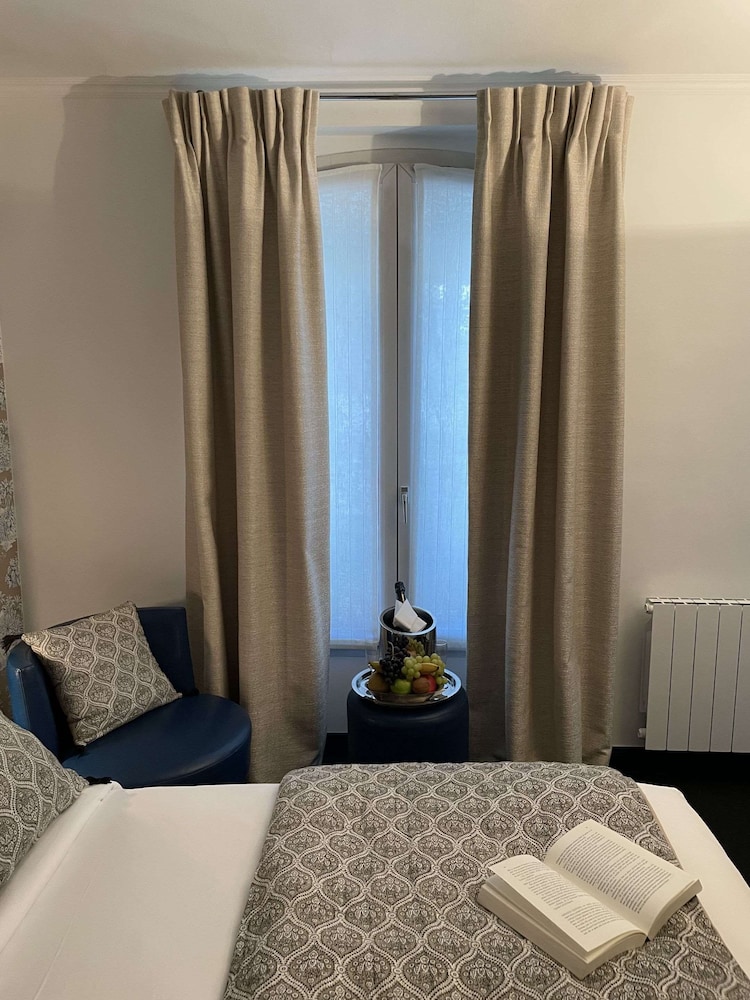 Superior Double Room, 1 Queen Bed thumbnail 5