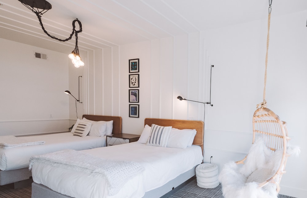Premium Room, 2 Queen Beds, City View photo 1