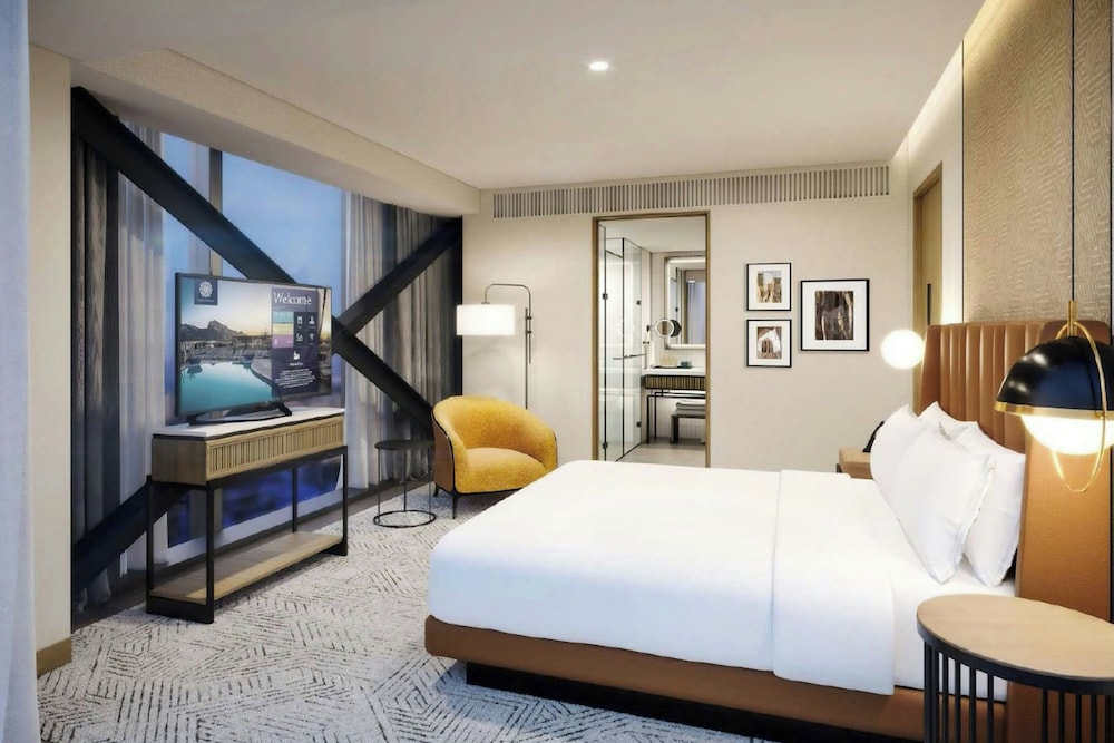 Junior Suite, 1 King Bed, City View - Photo 9