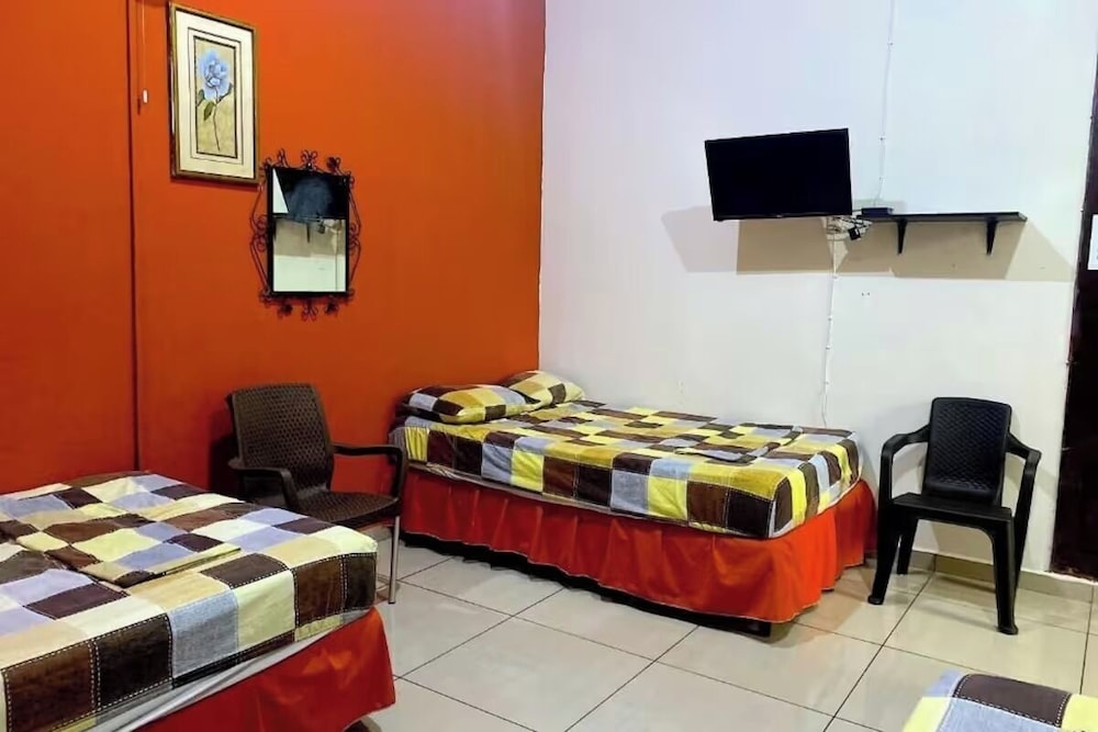 Basic Triple Room photo 1