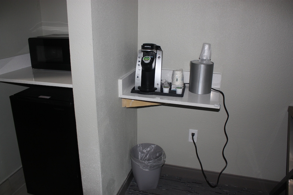 Suite, 2 Queen Beds, Accessible (Communication, Mobility)