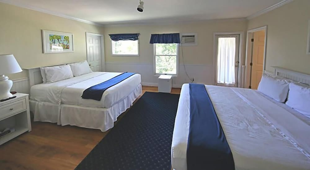 Deluxe Double West photo 3
