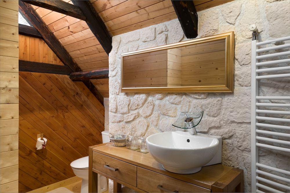 Luxury Chalet, 2 Bedrooms, Pool Access, Mountain View photo 3