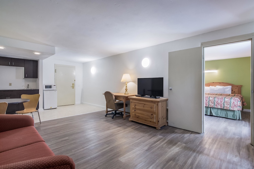 Deluxe Room, 2 Double Beds, Accessible, Non Smoking photo 2
