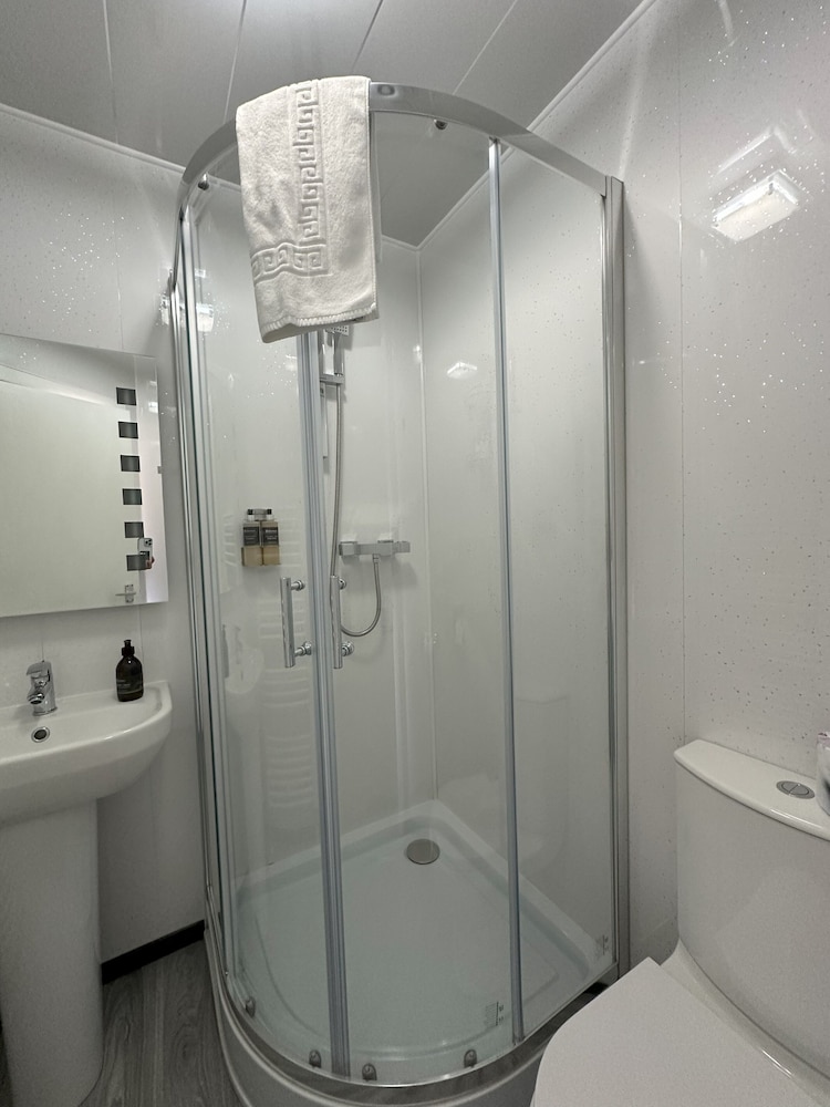 Triple Room, Ensuite, Lake View (Room 23, 1st Floor) photo 2