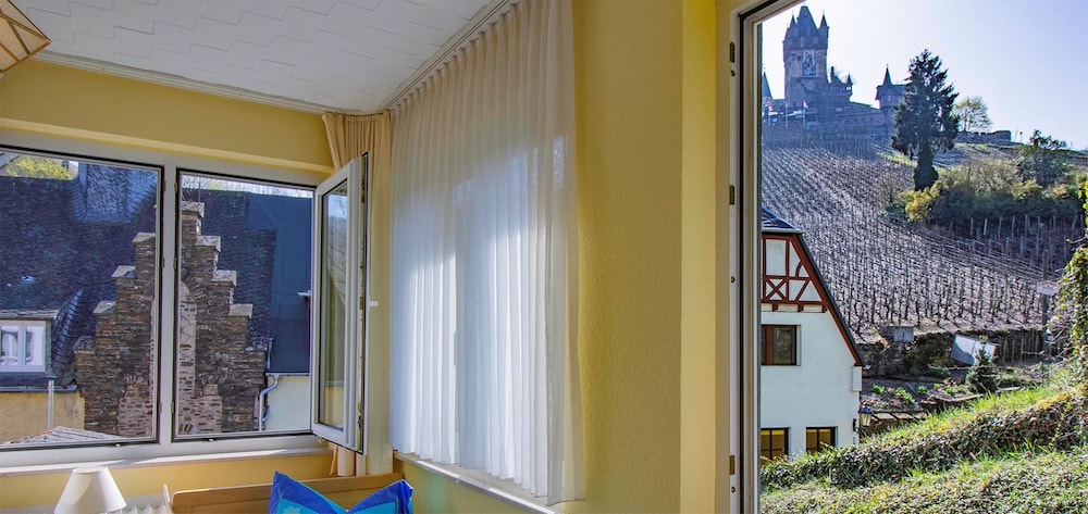 Family Room, 2 Bedrooms, Connecting Rooms, Slope side photo 3