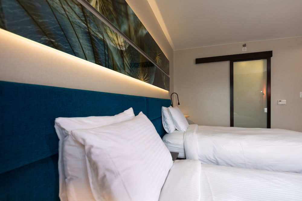 Standard Twin Room, 2 Twin Beds photo 2
