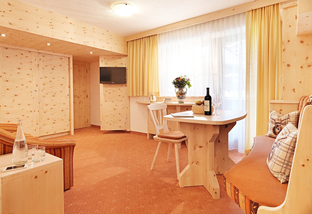 Traditional Suite, Balcony, Mountain View photo 2