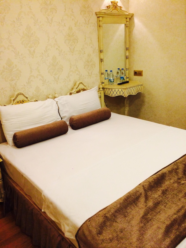 Economy Room, 1 Double Bed, Non Smoking, City View photo 2