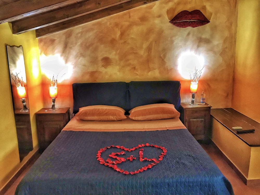 Romantic Cabin photo 1