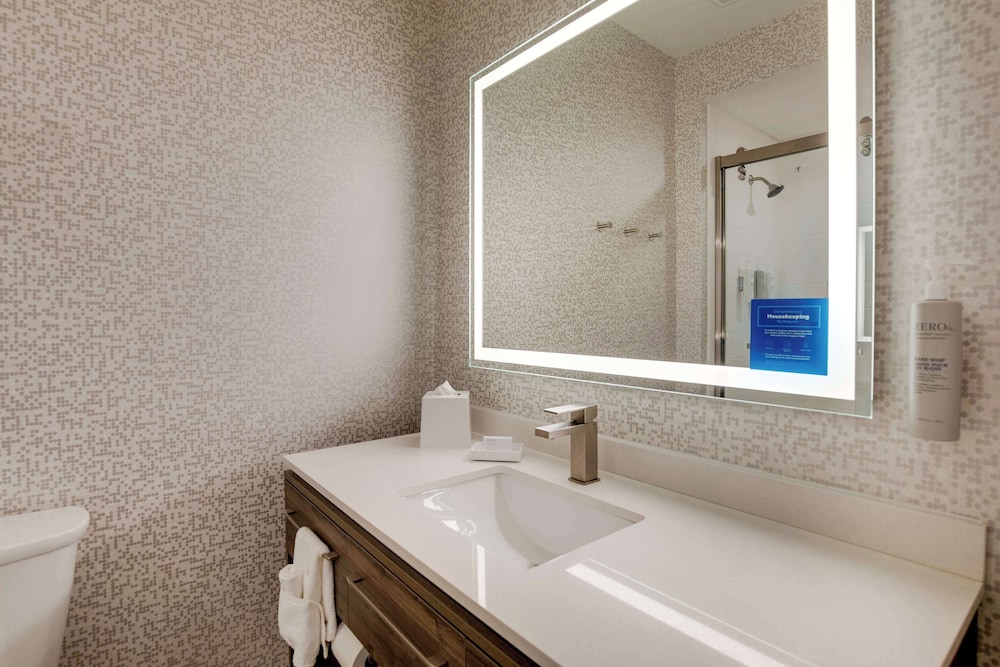 Studio Suite, 1 King Bed, Accessible, Bathtub - Photo 1