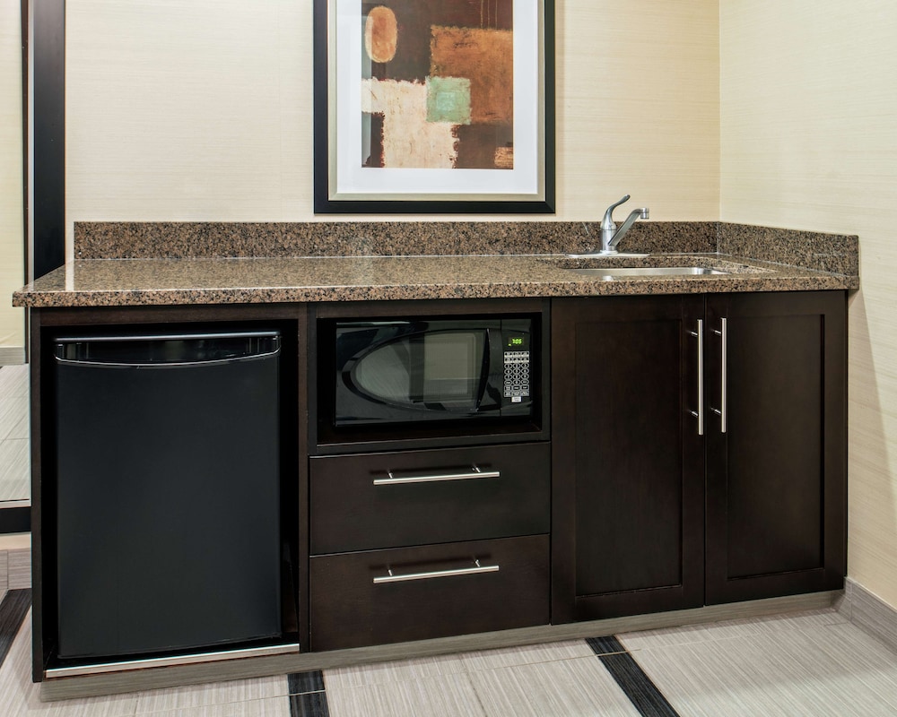 Suite, 1 King Bed, Non Smoking