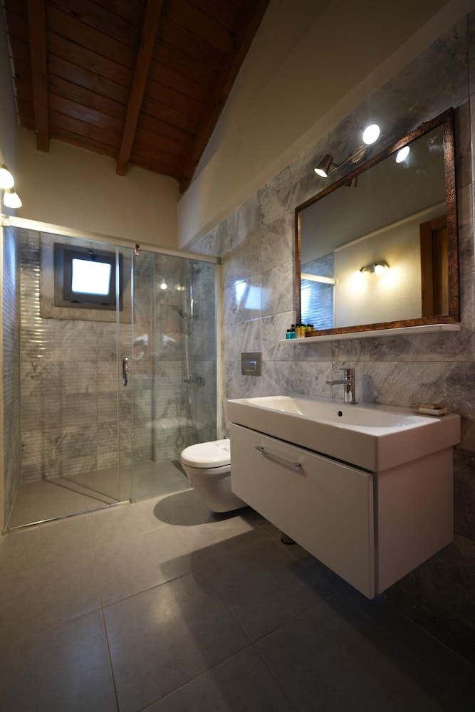 Deluxe Suite photo 3