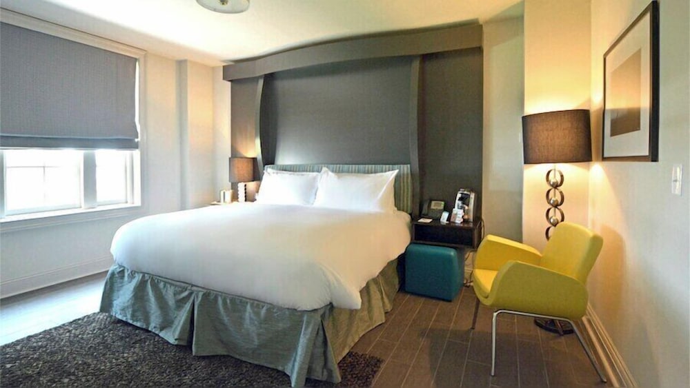 Queen Bed photo 1